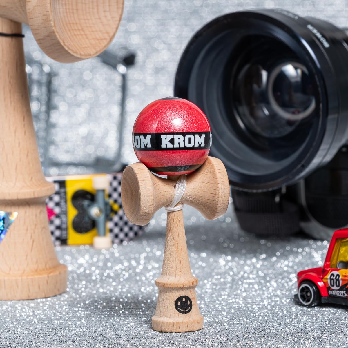 Amazon.com: KROM Kendama MIKRO Red – Mini Kendama Made of Beech